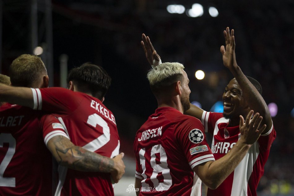 抓住了队友 抓住了队友